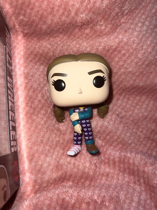 холли уиллер funko pop stranger things