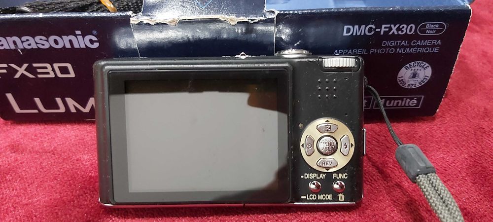 Máquina Fotográfica Panasonic Lumix DMC-FX30