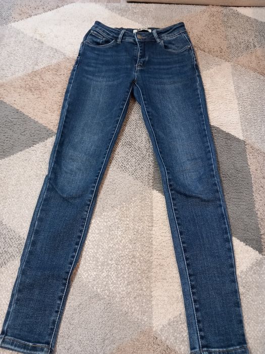 Klasyczne dżins rozm 36