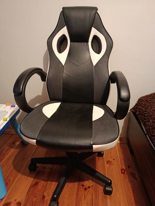 Компютерне крісло