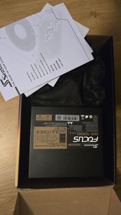 Fonte de Alimentação Seasonic Focus GX-1000 Gold – Nova