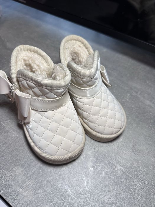 Дитячі туфлі та кросівки