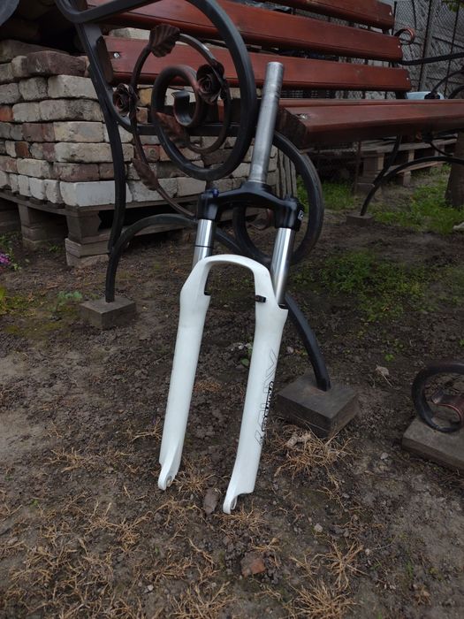 Вилка sr santour xcm 30.