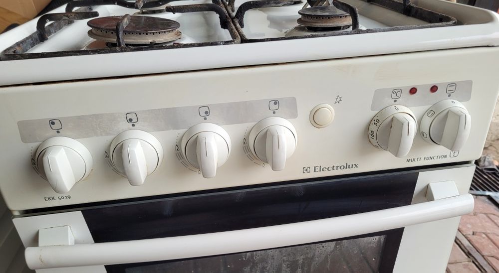 Kuchenka gazowo elektryczna Electrolux