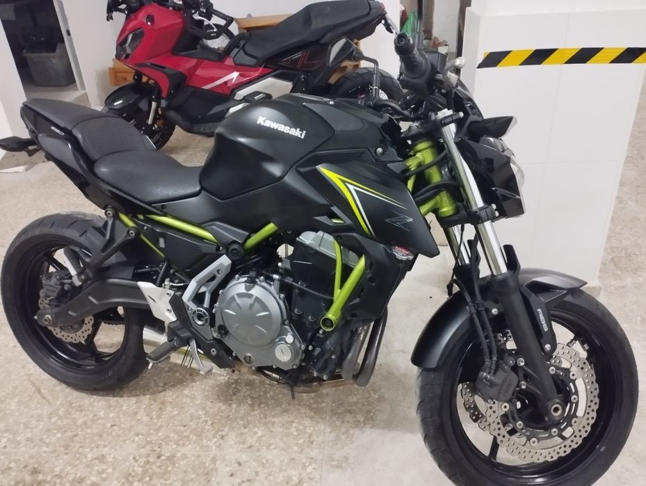 Kawasaki Z650  (35kw)