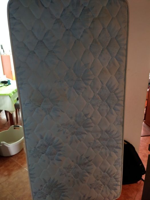 Venda de colchões usados