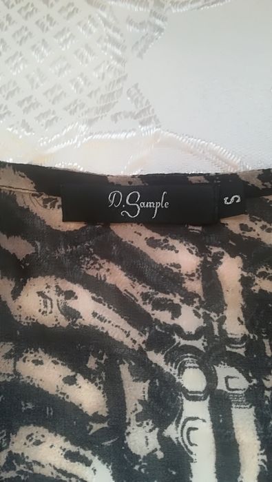 Túnica Nova D. Sample