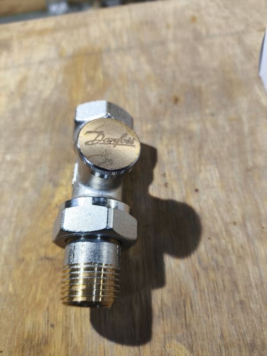 Zawór grzejnikowy prosty Danfoss