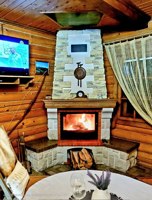 Будинки в Карпатах.  Котедж в Мигово