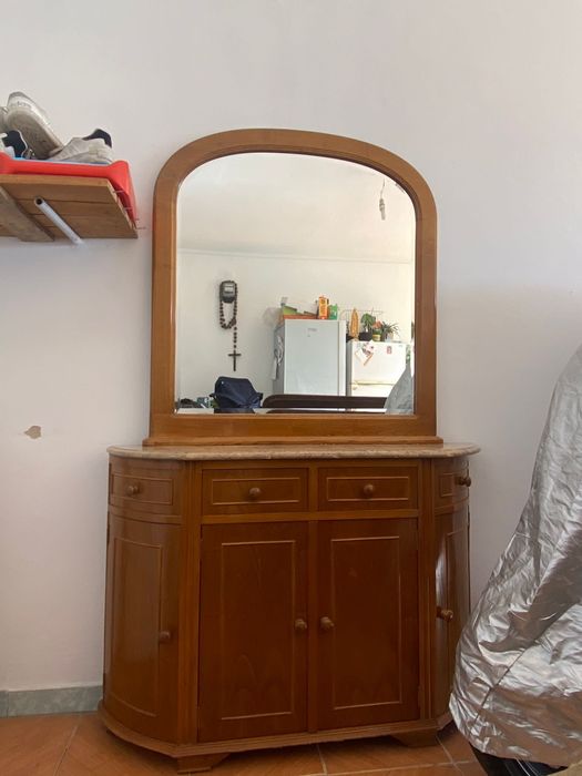 Sapateira com espelho