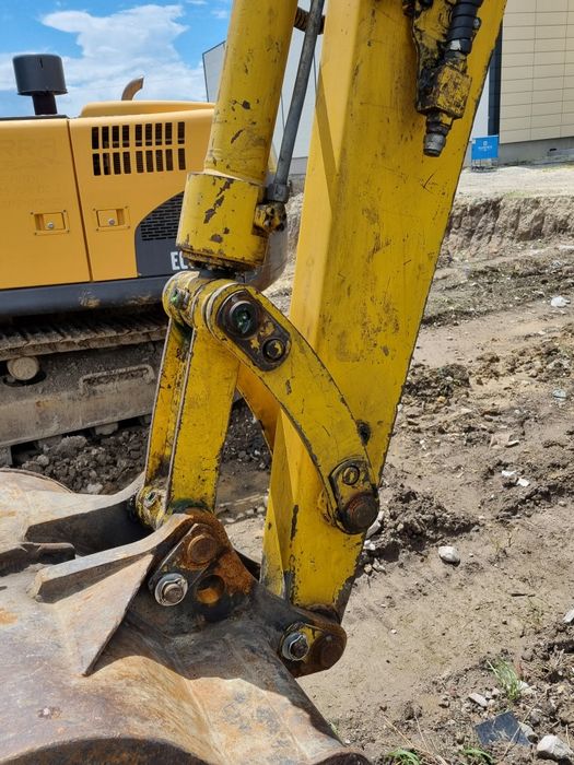 Екскаватор Komatsu PC75