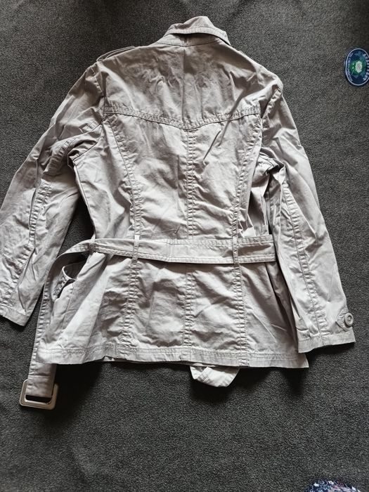 Продам женскую куртку.