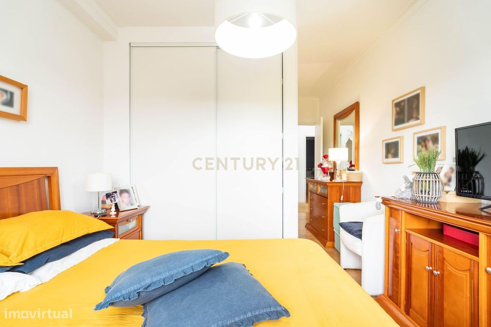 Apartamento T3 Com Garagem | Urbanização Ar E Sol - Coimbra
