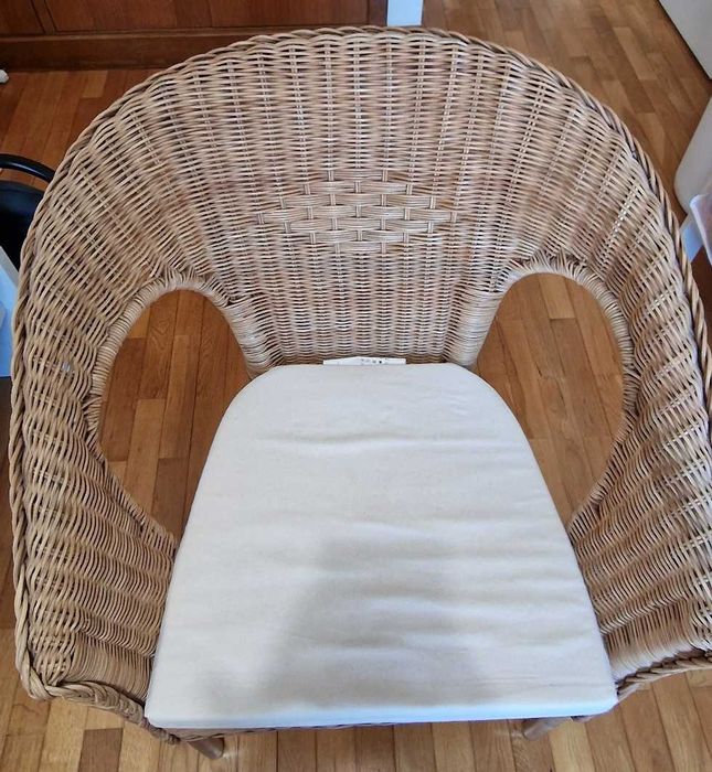 Cadeira em Rota Tecida à Mão