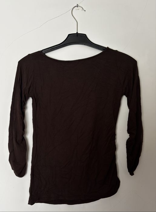 Camisola castanha com estampas