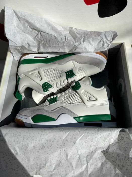 Jordan 4 Retro SB Pine Green R.43