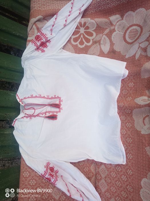 Вишиванки,дитячі і жіноча.