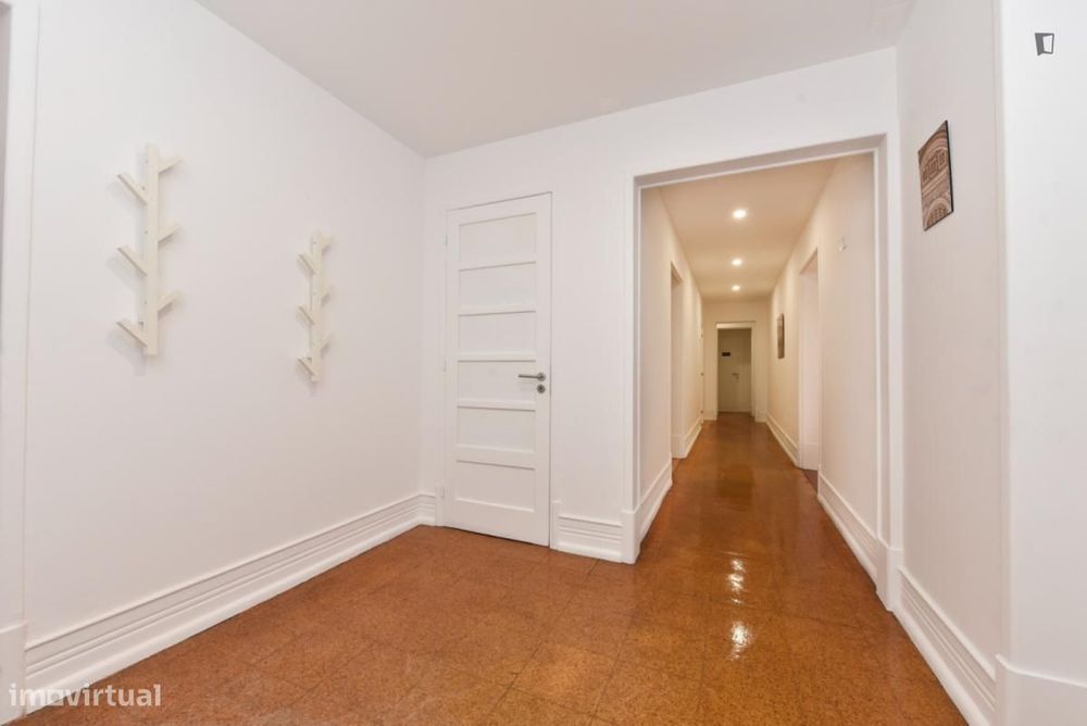 Quarto - localizado em Marquês de Pombal Lisbon