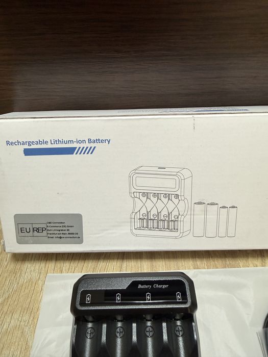 Zestaw HIXON  Ładowarka + Akumulatory AA 3000