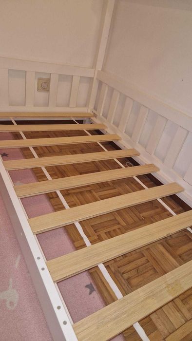 Cama de criança Montessori