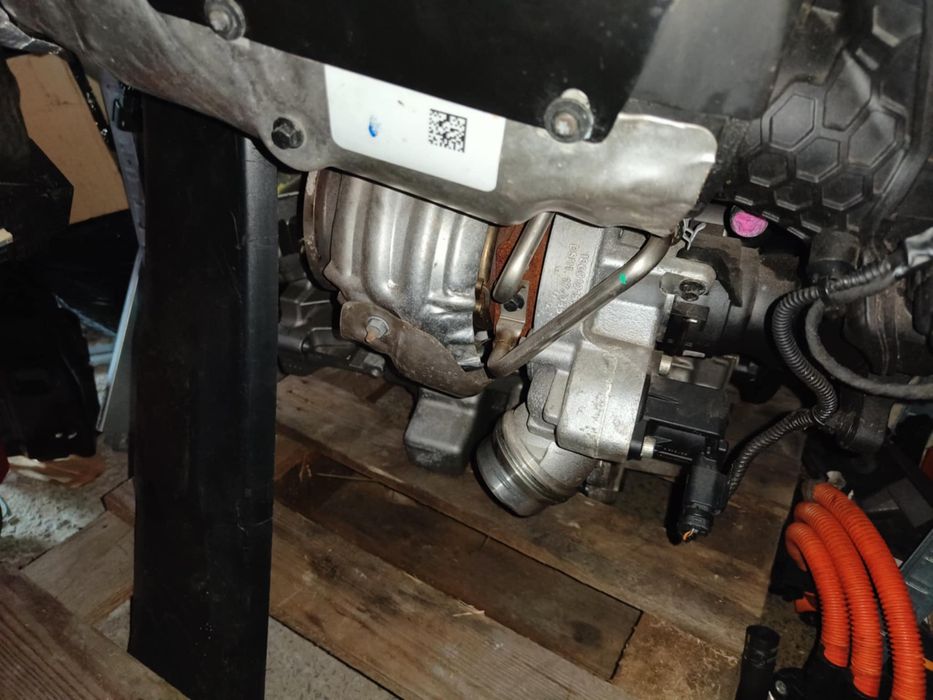 Silnik volvo T8 b4204t28 części całość xc90 xc60 s60  turbo