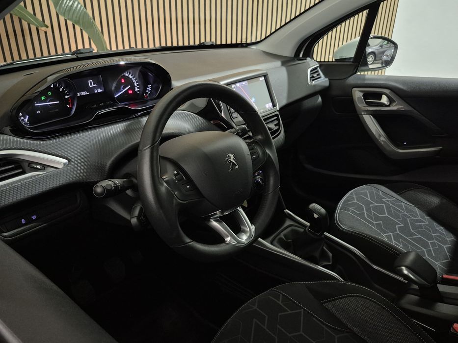 Peugeot 2008 - 37.000KM | GARANTIA | NOVO