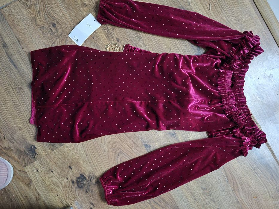 Sukienka welurowa z paskiem