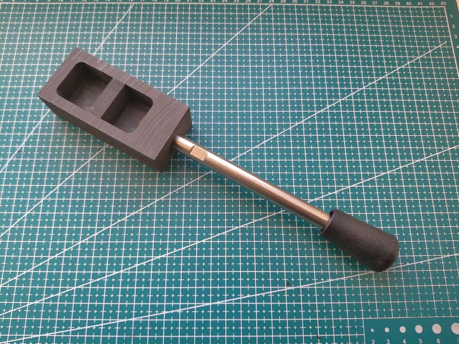 Прямоугольный тигель для плавки, литья, рафинирования.