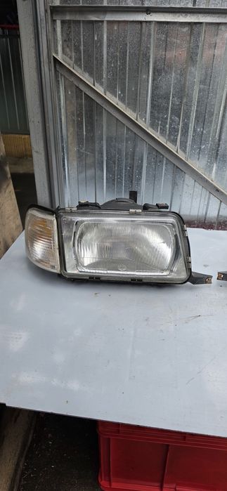 Lampy Reflektor Kierunkowskazy Przód Audi 80 B4