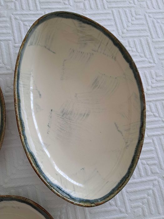 Conjunto pratos sopa, rasos, sobremesa