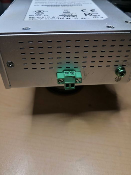 Switch Rede Ethernet Delta DVS-005