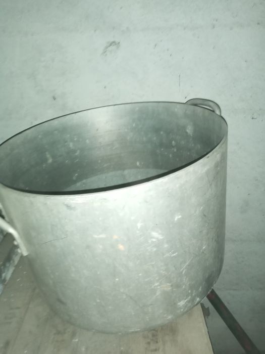 Продам каструлю алюминевую на 50л.900грн.