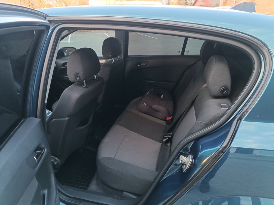 Продам  Opel Astra H