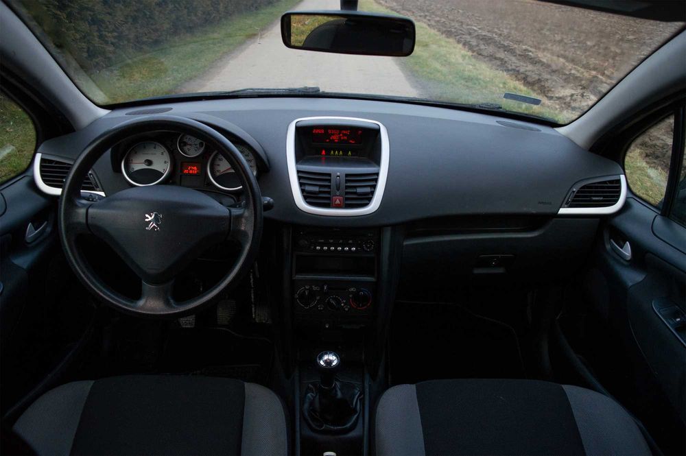 Peugeot 207 1.4vti 2007r.