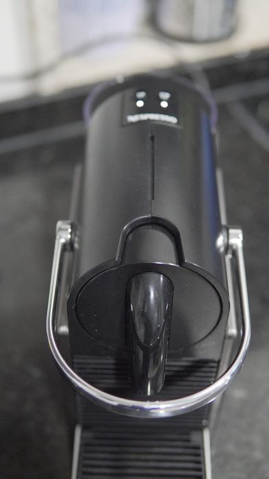 Máquina Café Nespresso Pixie Titan