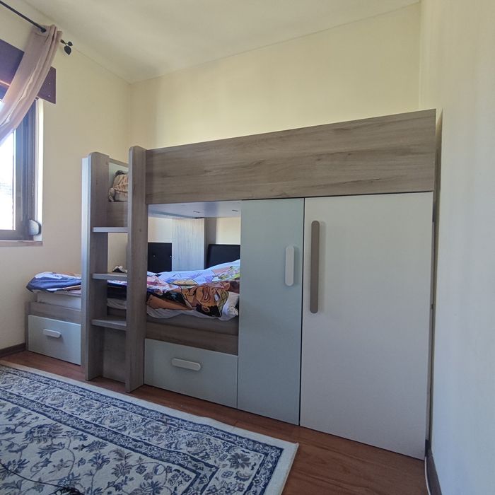 Beliche Conforama como novo. sem colchões 285cm de comprimento 100cm de largura, 150 cm de altura. Tamanho ideal dos colchões 190 cm comprimento  90c