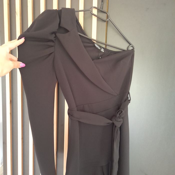 Nowy, długi,kombinezon, firmy boohoo,  rozmiar 38