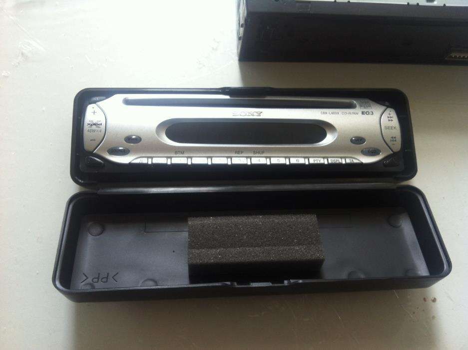 radio sony L 480 x