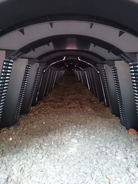 Studnie chłonne skrzynki ,kosze na wodę deczszową ,odwodnienia, drenaż