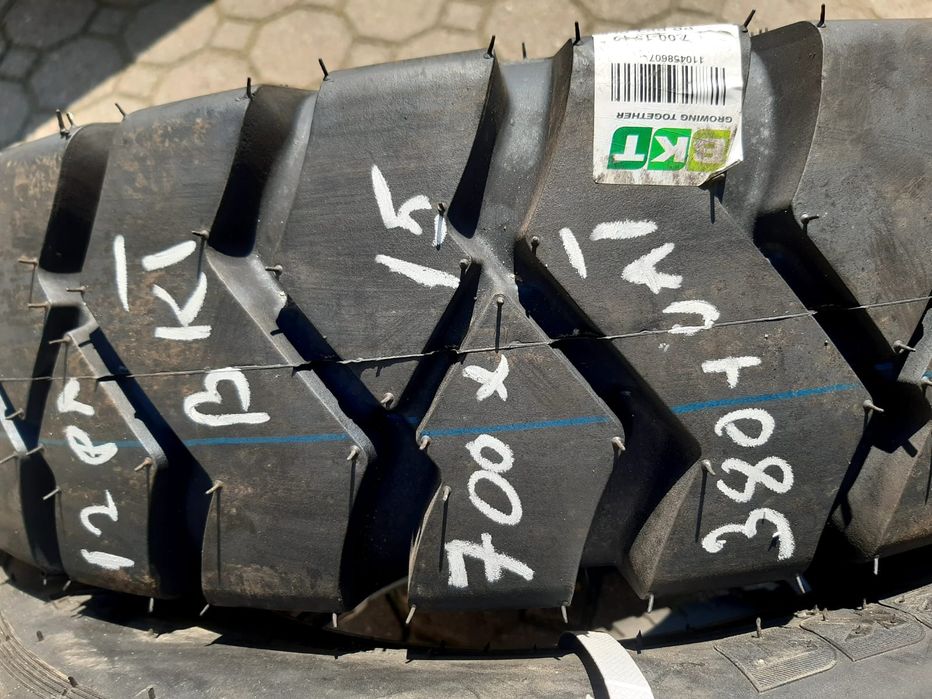 Para Nowe 700-15 BKT