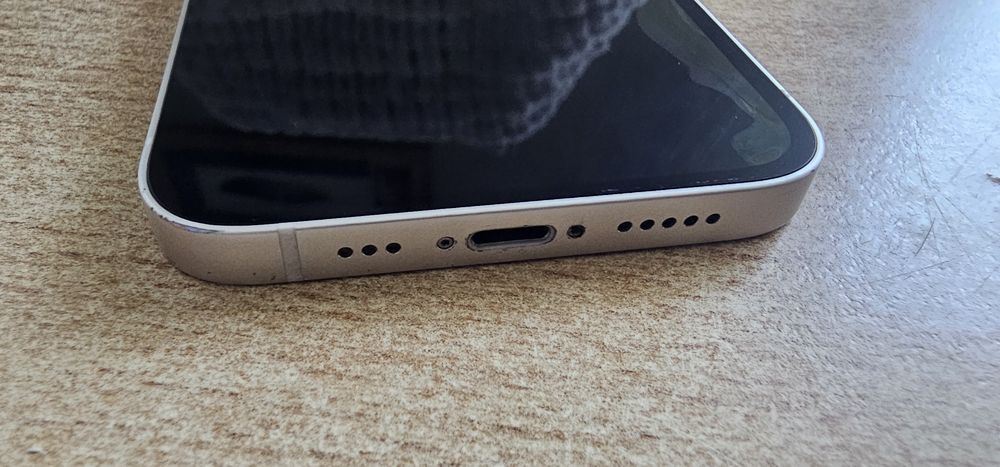 iPhone 12,64гб, потекла матриця