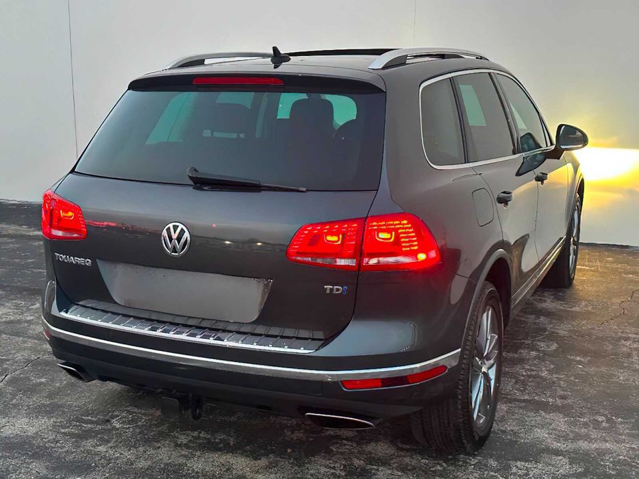 Volkswagen Touareg Lux      2015