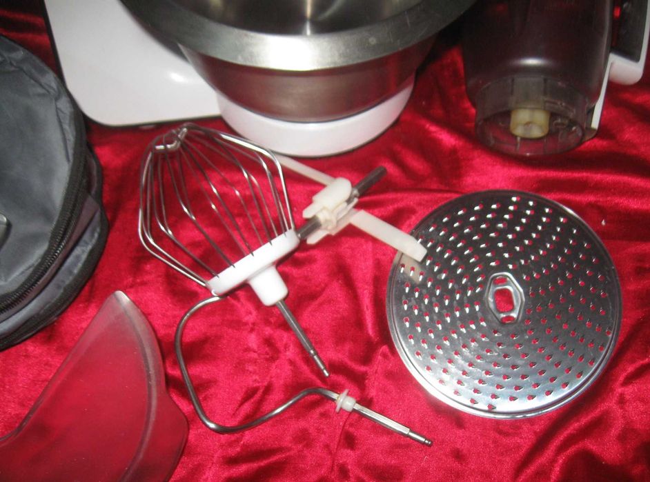 Кухонный комбайн Bosch MUM52 131/D2 – 700 Вт, запчастини, насадки