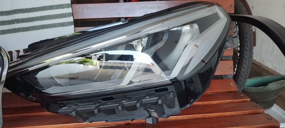 Faróis BMW X1 u11