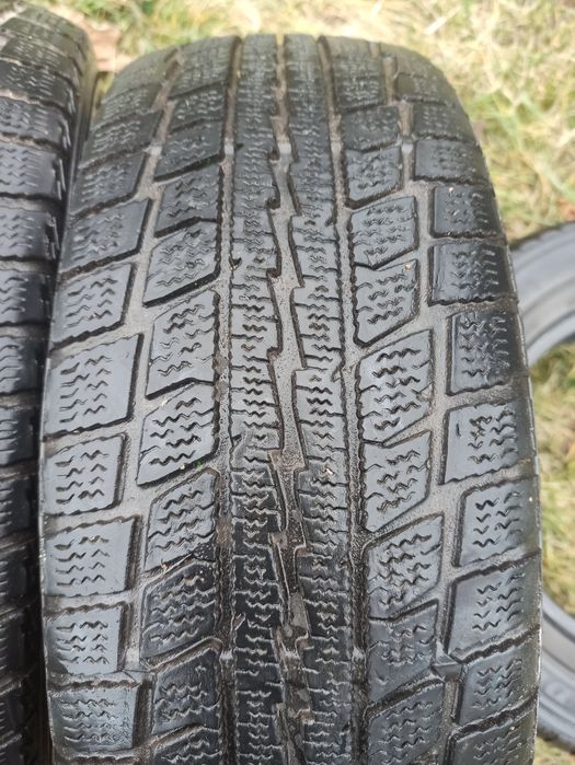 Резина зимняя Dunlop.