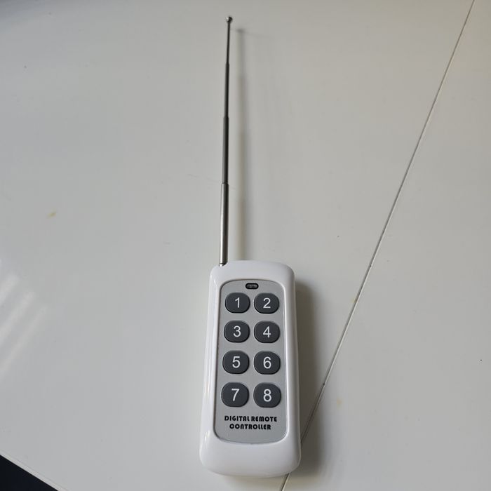 Pilot radio RF 433Mhz 8 przycisków model 1000-E8B