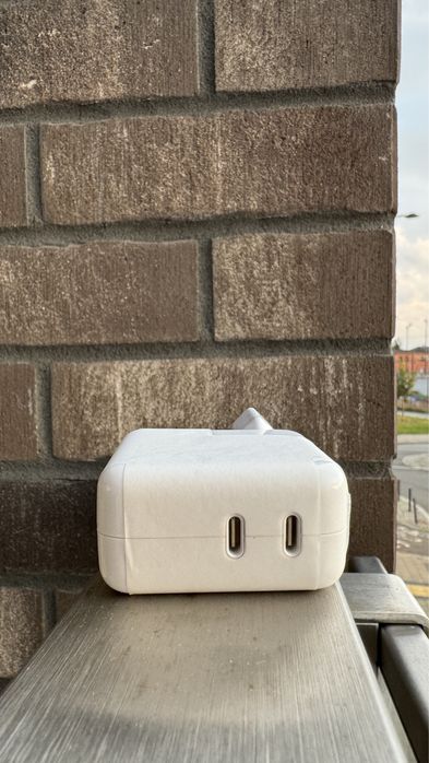 Zestaw Ladowarka 35W na 2 złacza Usb-C + Kabel Usb-C Usb-C 2M 240W