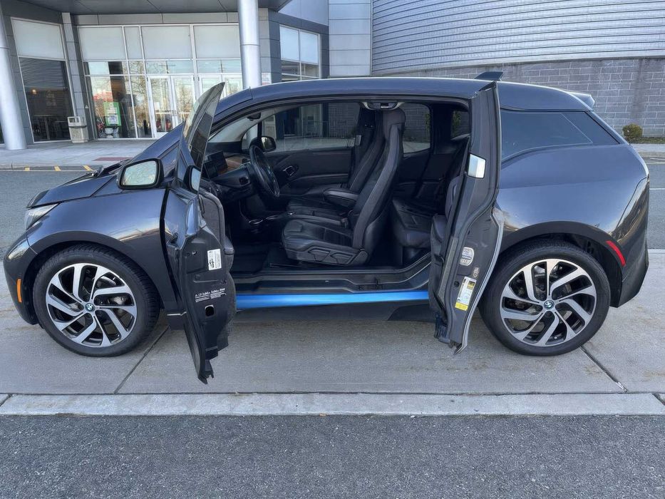 BMW i3 with Range Extender      2015
