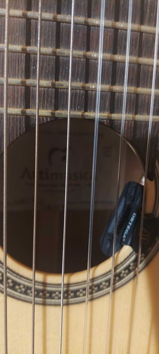 Rajao instrumento musical guitalele