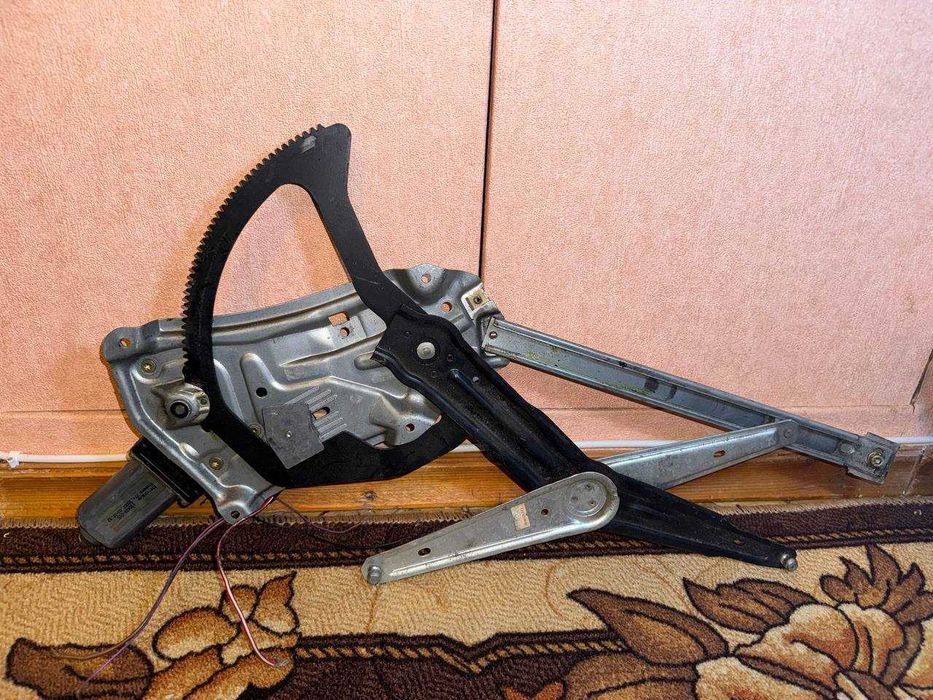 BMW E36 купе, б/в лівий склопідйомник (регулятор скла)